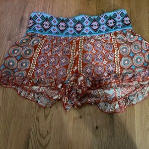 Bohemian stretchy shorts